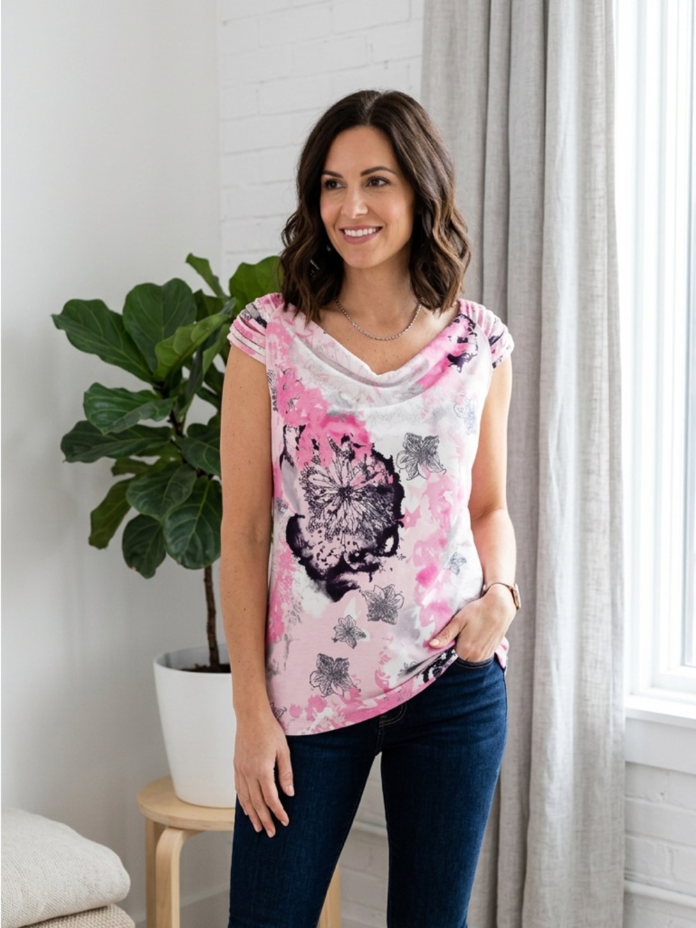 Cocomo Top sleeveless Women’s XL floral blouse in shades of pink, grey and black